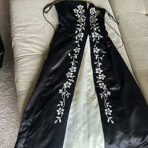 Morgan & Co. Women's Black and White Dress